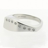 18ct white gold diamond set ring