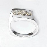18ct gold diamond set ring